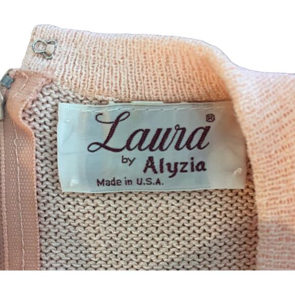 Vintage 70's Peach Vintage Dainty Knit Laura Alyzia Sweater Skirt Set-Size 10 - Picture 5 of 12